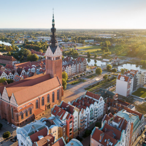 Elblag, lotnicza panorama strego miasta z katedra sw. Mikolaja. EU, PL, Warm-Maz. Lotnicze.
